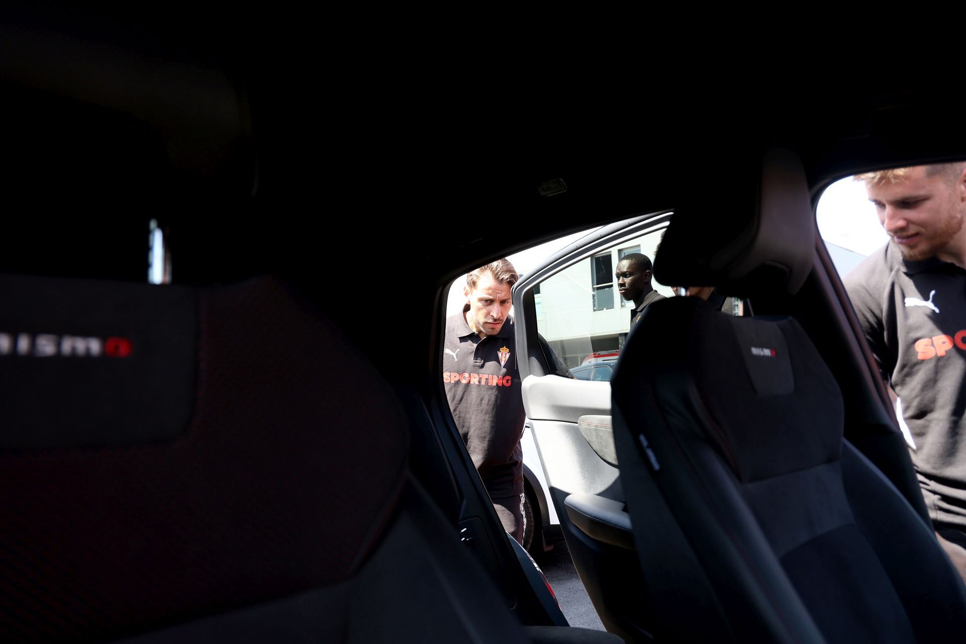 El Sporting de Gijón disfruta de la Feria de Muestras de Asturias