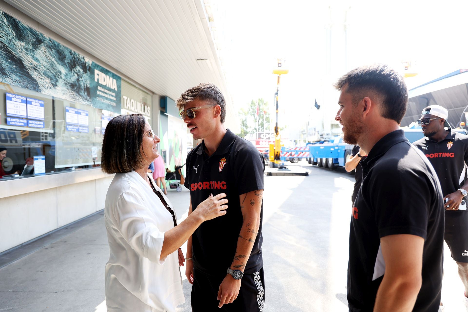 El Sporting de Gijón disfruta de la Feria de Muestras de Asturias