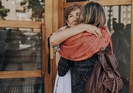 Formarse para acompañar: un posgrado pionero que aborda la soledad en las personas mayores