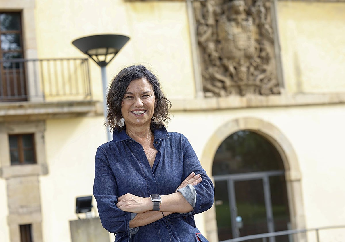 Imagen principal - La concejala Montserrat López Moro.