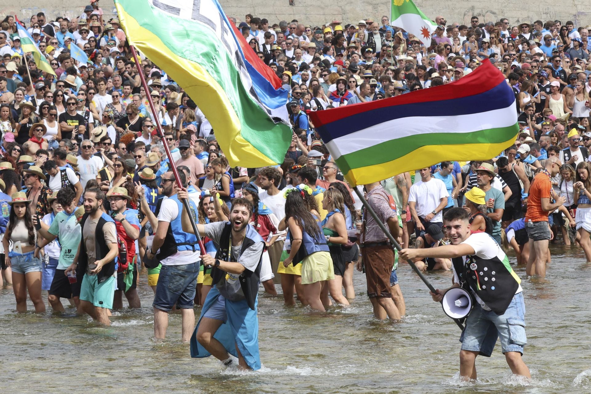 Descenso del Sella: las mejores fotos de la Fiesta de les Piragües