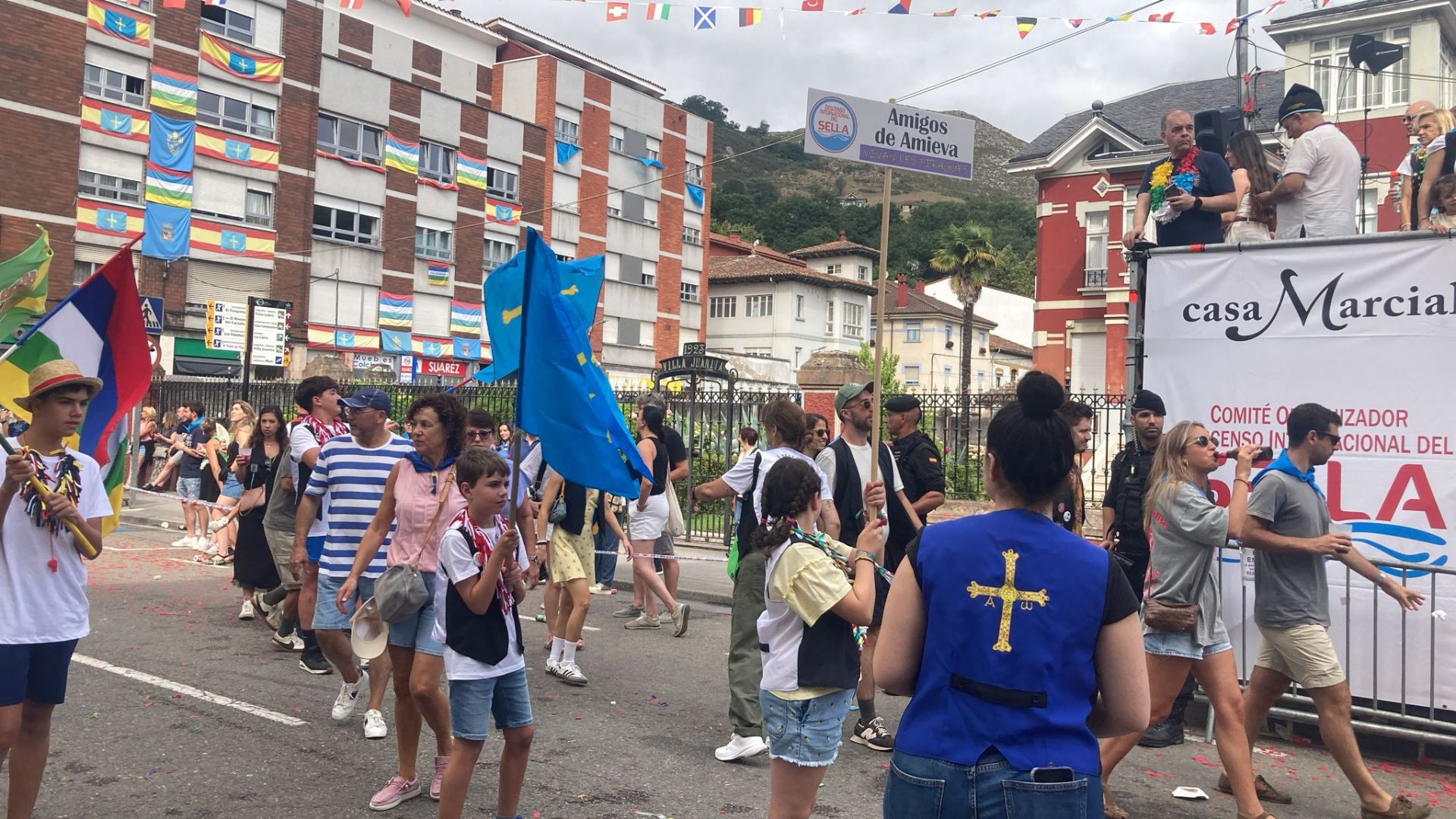 Así fue el desfile del Descenso del Sella 2025. ¡Búscate en las fotos!