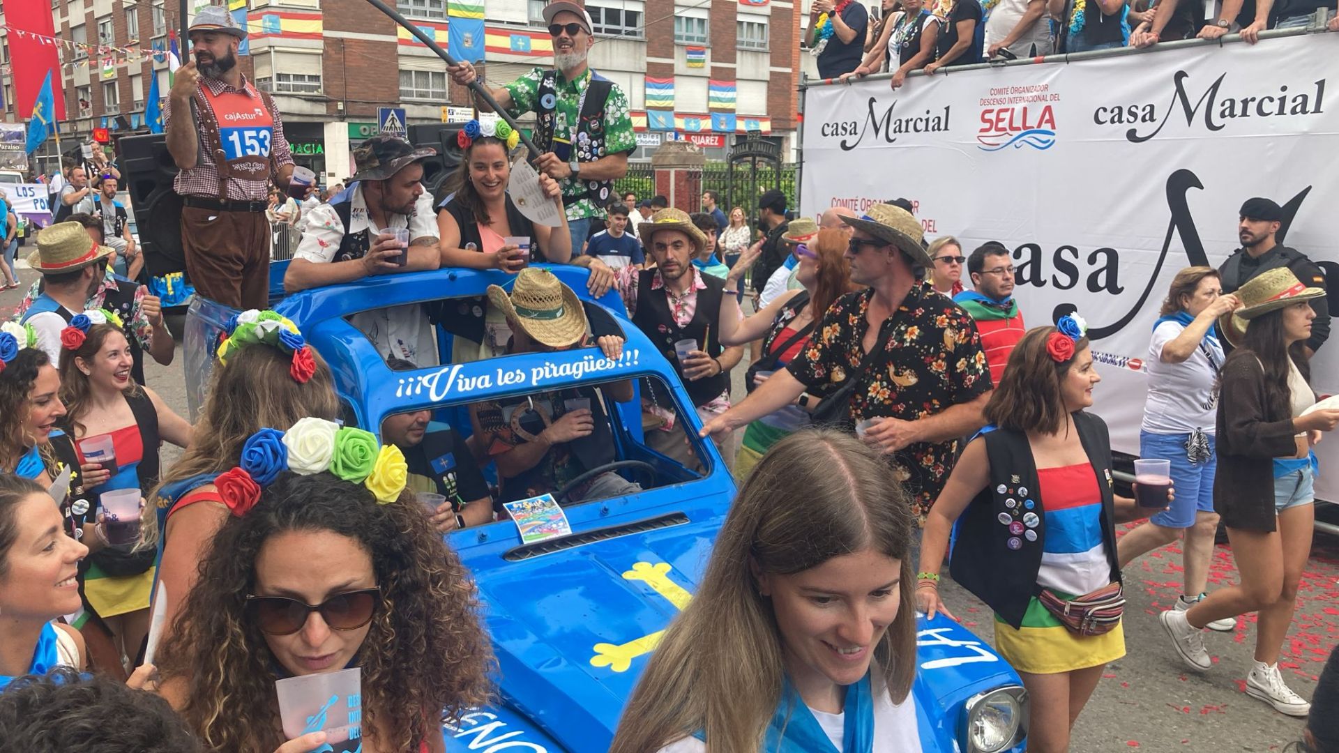 Así fue el desfile del Descenso del Sella 2025. ¡Búscate en las fotos!