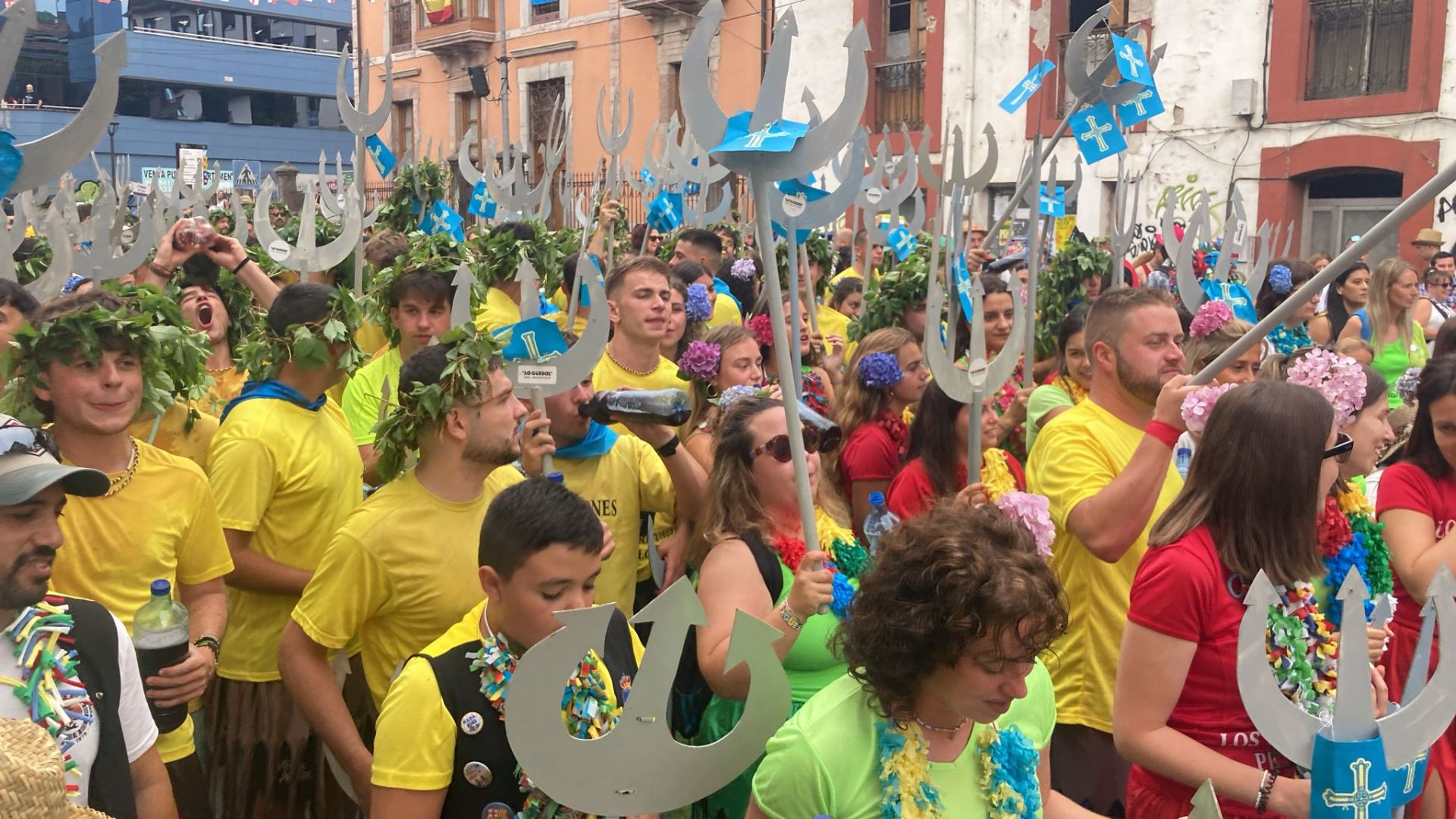 Así fue el desfile del Descenso del Sella 2025. ¡Búscate en las fotos!