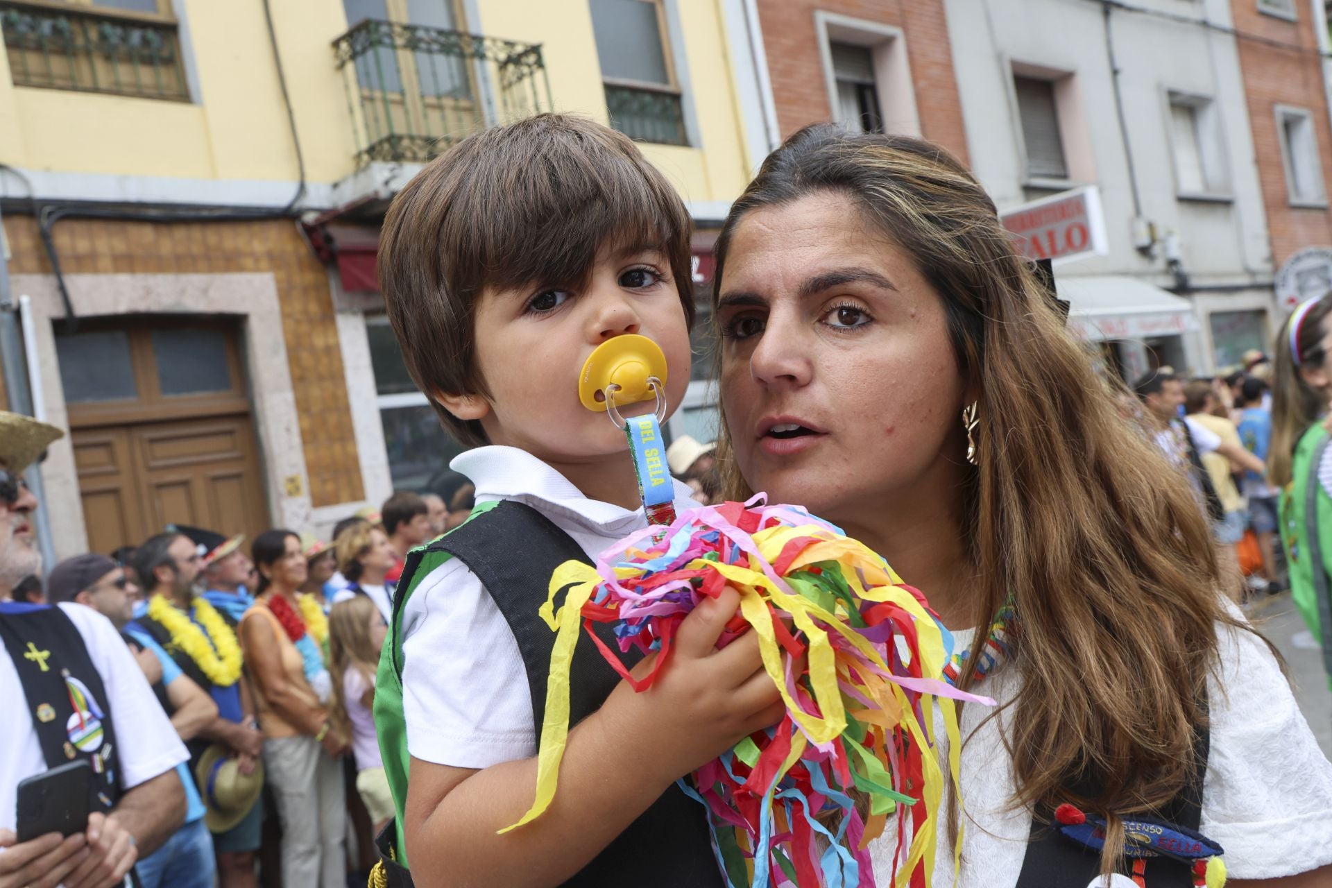 Así fue el desfile del Descenso del Sella 2025. ¡Búscate en las fotos!