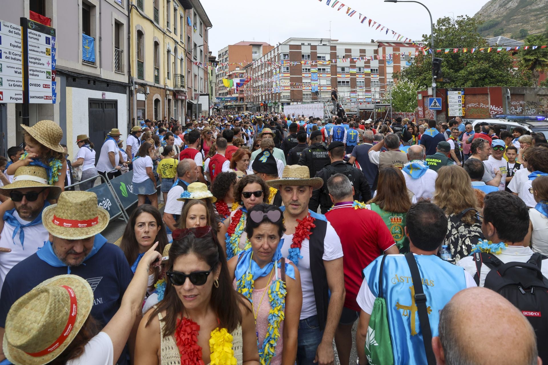 Así fue el desfile del Descenso del Sella 2025. ¡Búscate en las fotos!