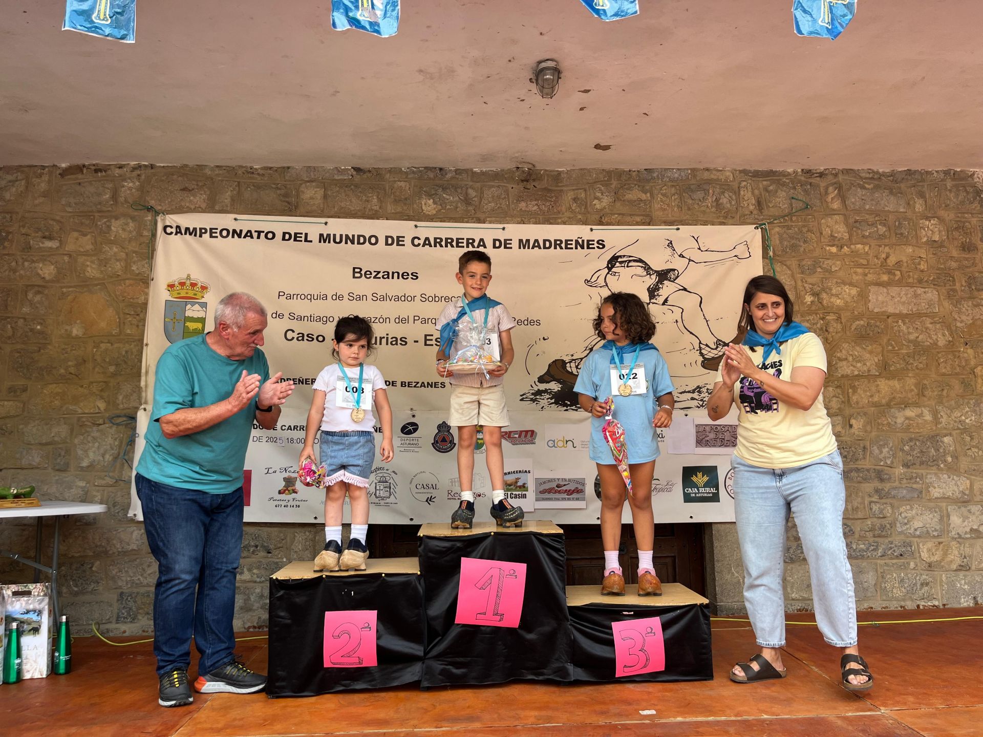 V Carrera de Madreñes en Caso