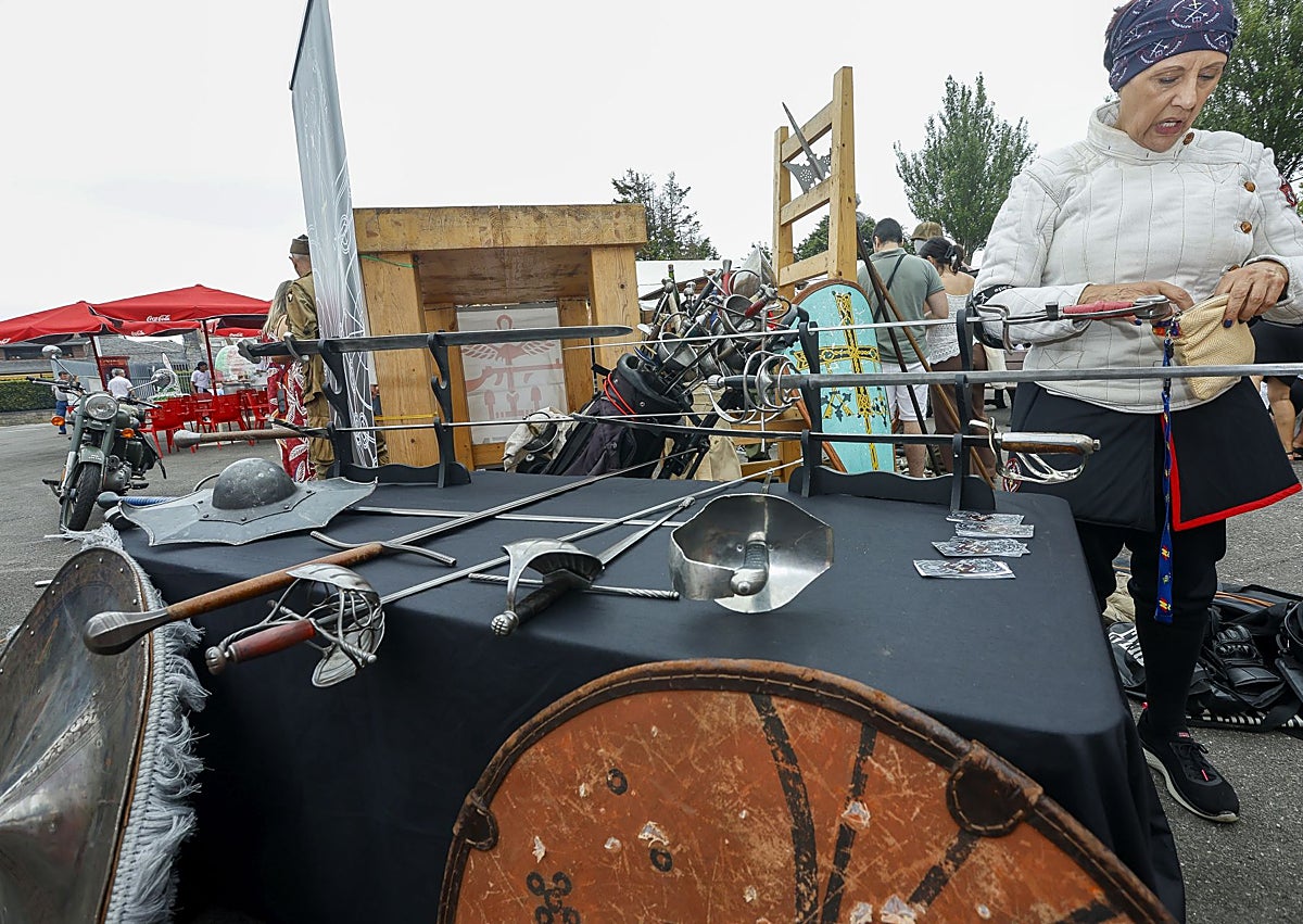 Imagen secundaria 1 - Duelos a espada en la Feria de Muestras