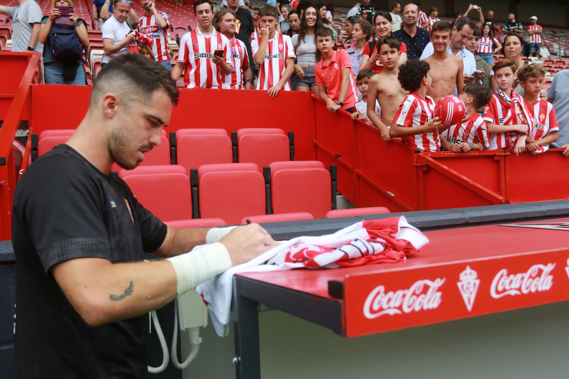 Entrenamiento del Sporting de Gijón con una gran sorpresa