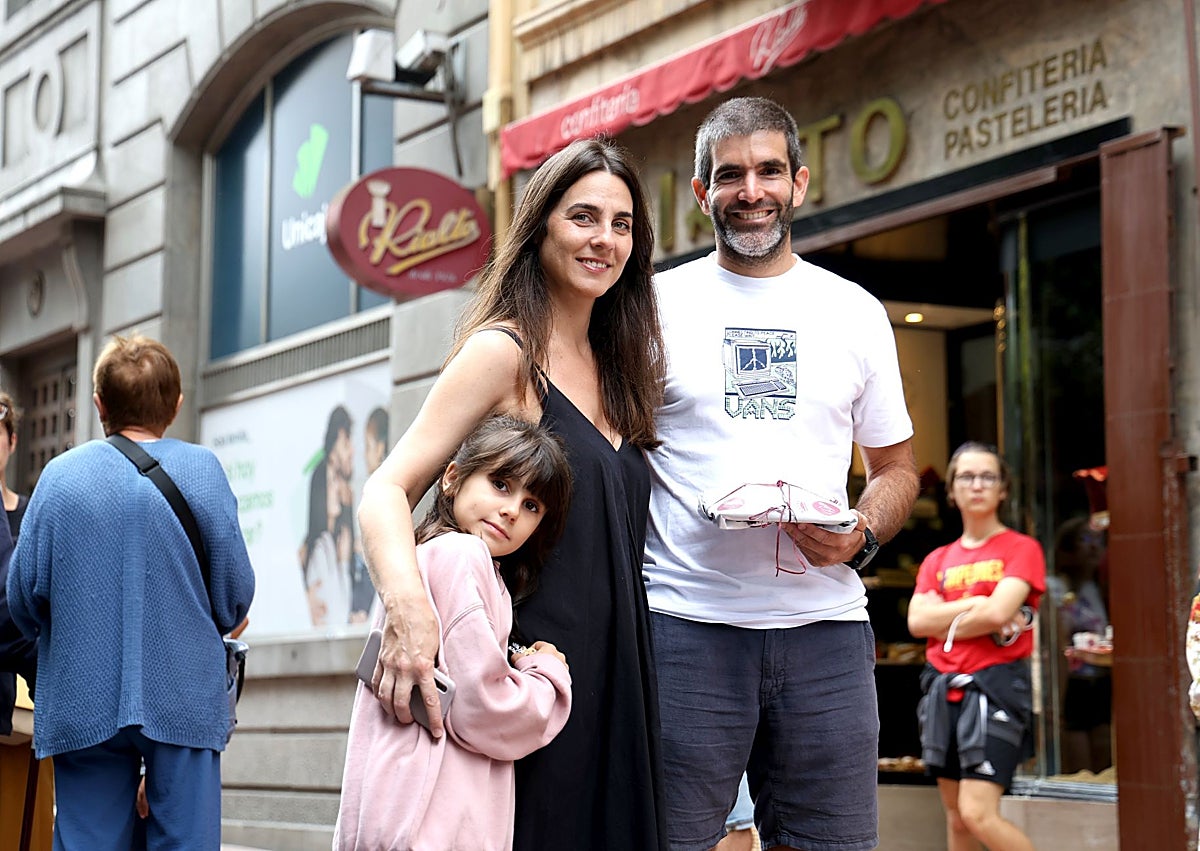 Imagen secundaria 1 - «En vacaciones te duele menos el bolsillo»