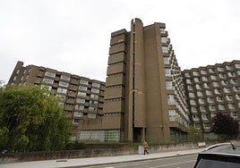 Estado actual de la fachada de la Residencia Mixta de Pumarín.