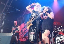 La plaza Mayor de Gijón se quedó pequeña para los Mojinos Escozíos