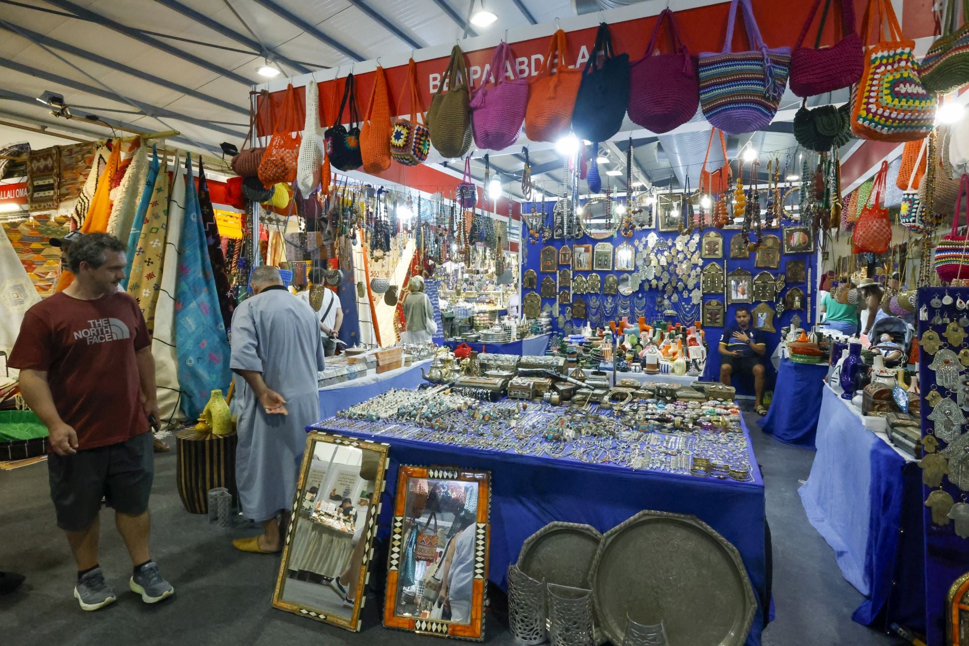 Sidra y mucho ambiente este lunes en la Feria de Muestras de Gijón