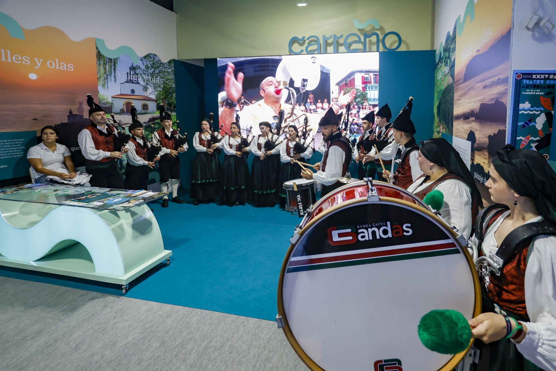 Sidra y mucho ambiente este lunes en la Feria de Muestras de Gijón