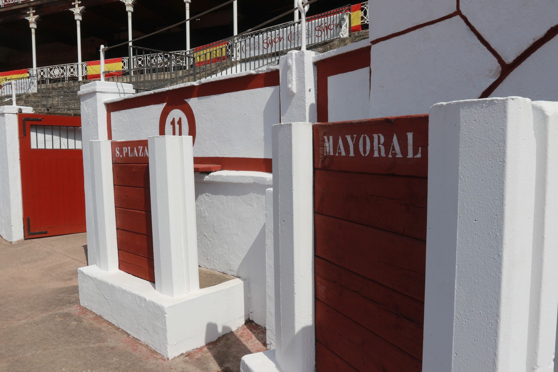 La plaza de toros de El Bibio se prepara para la Feria de Begoña