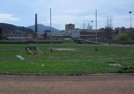 Campo de 'El Huevo', en el Complejo Deportivo La Toba, qu eutiliza únicamente el Pasek Belenos.