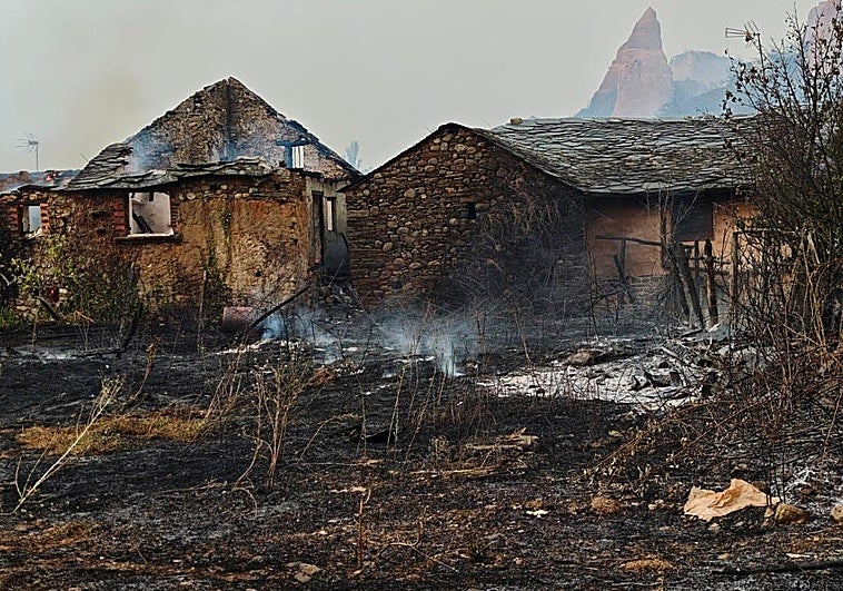 La localidad de Las Médulas, tras el incendio.