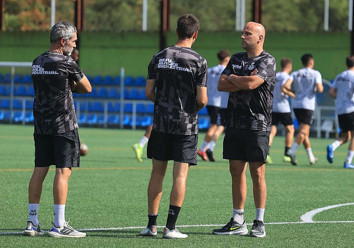 Rozada, a la derecha, dirigió la sesión de esta tarde en La Toba 2.