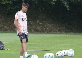 Veljko Paunovic dirigirá hoy el entrenamiento del Real Oviedo en El Requexón.