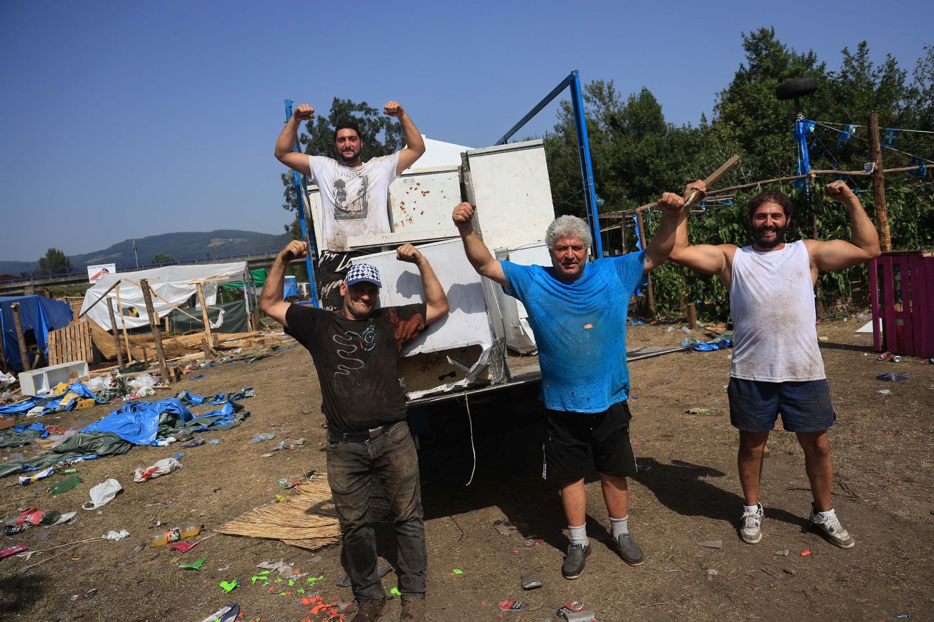 El día después del Xiringüelu: así ha quedado el prau Salcéu