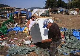 El día después del Xiringüelu: así ha quedado el prau Salcéu