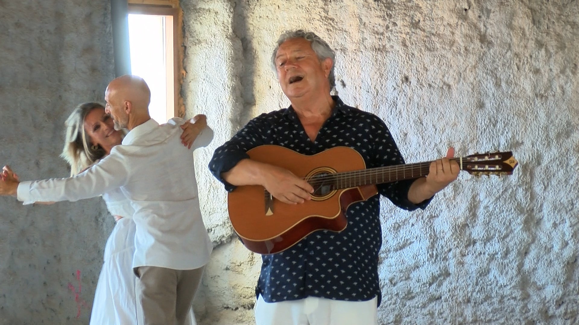 Pipo Prendes graba en Tabacalera el videoclip para su canción 'Vals de les cigarreres'