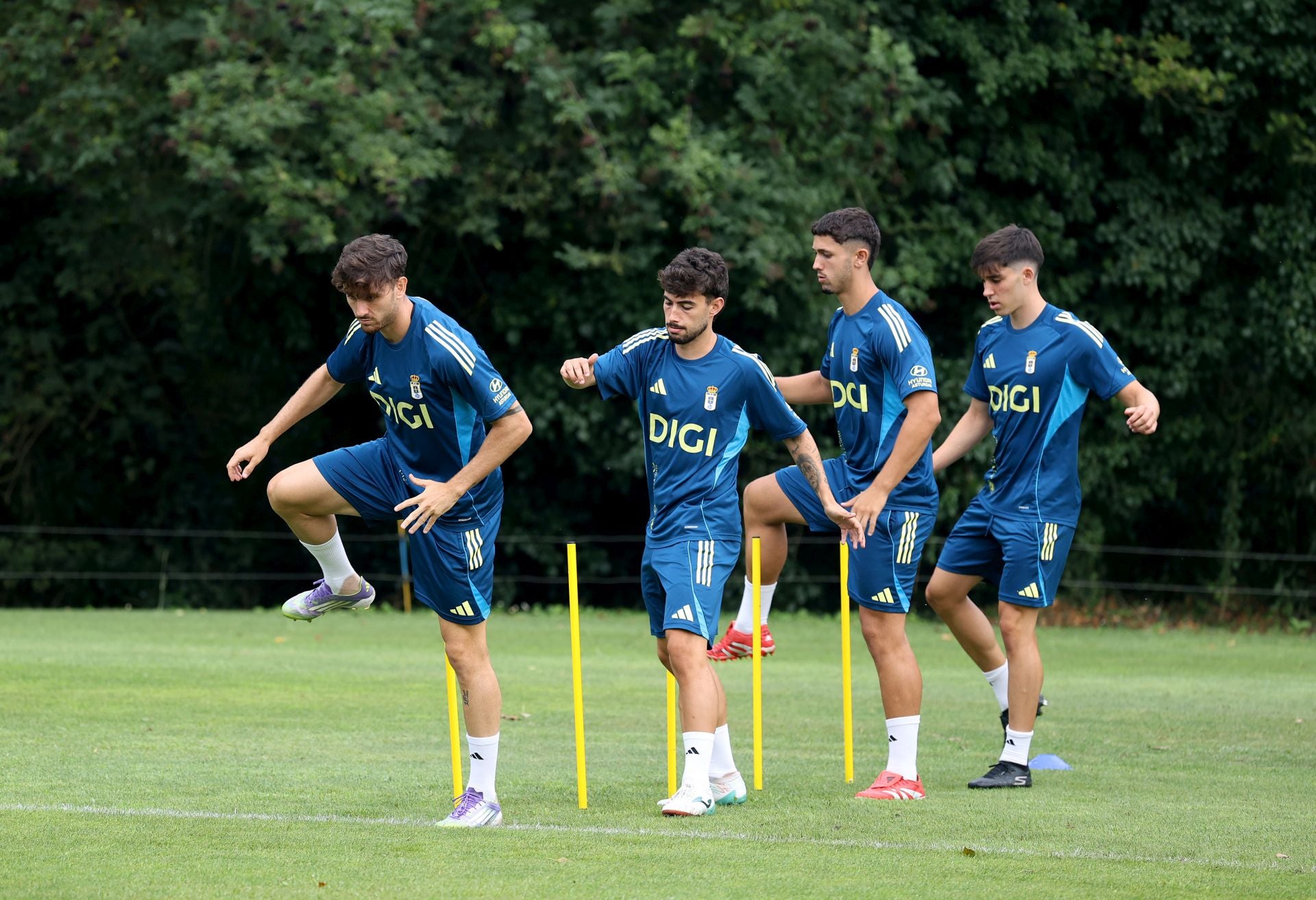 El entrenamiento del Real Oviedo de este martes, 12 de agosto, en fotos