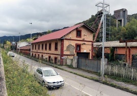 Instalaciones del pozo Figaredo, donde se quiere implantar el centro de materias primas.