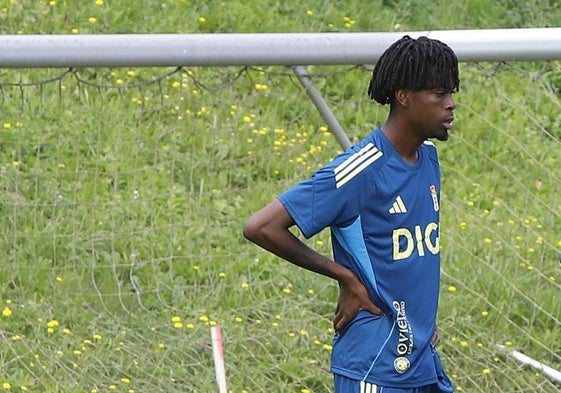 Ovier Ejaria, jugador del Real Oviedo.
