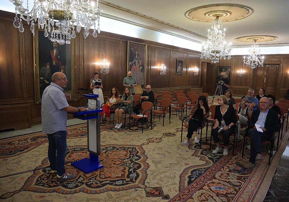 El concejal de Servicios Sociales, Agustín Medina, presenta el proyecto CIERCA.