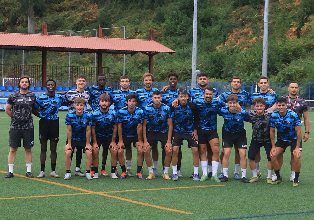 Primera foto de familia de la temporada.