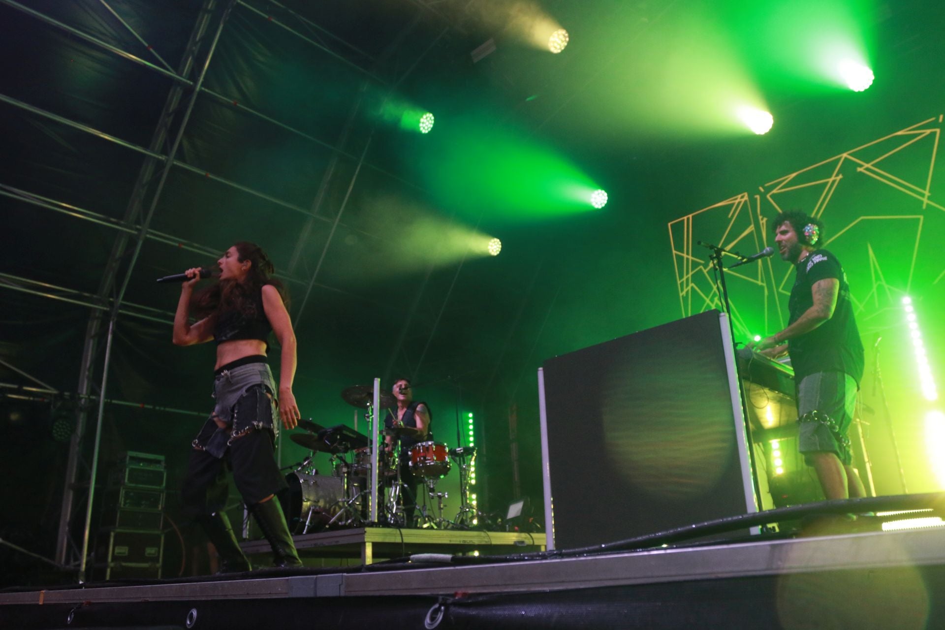 Delaporte vence a la lluvia en la plaza Mayor de Gijón