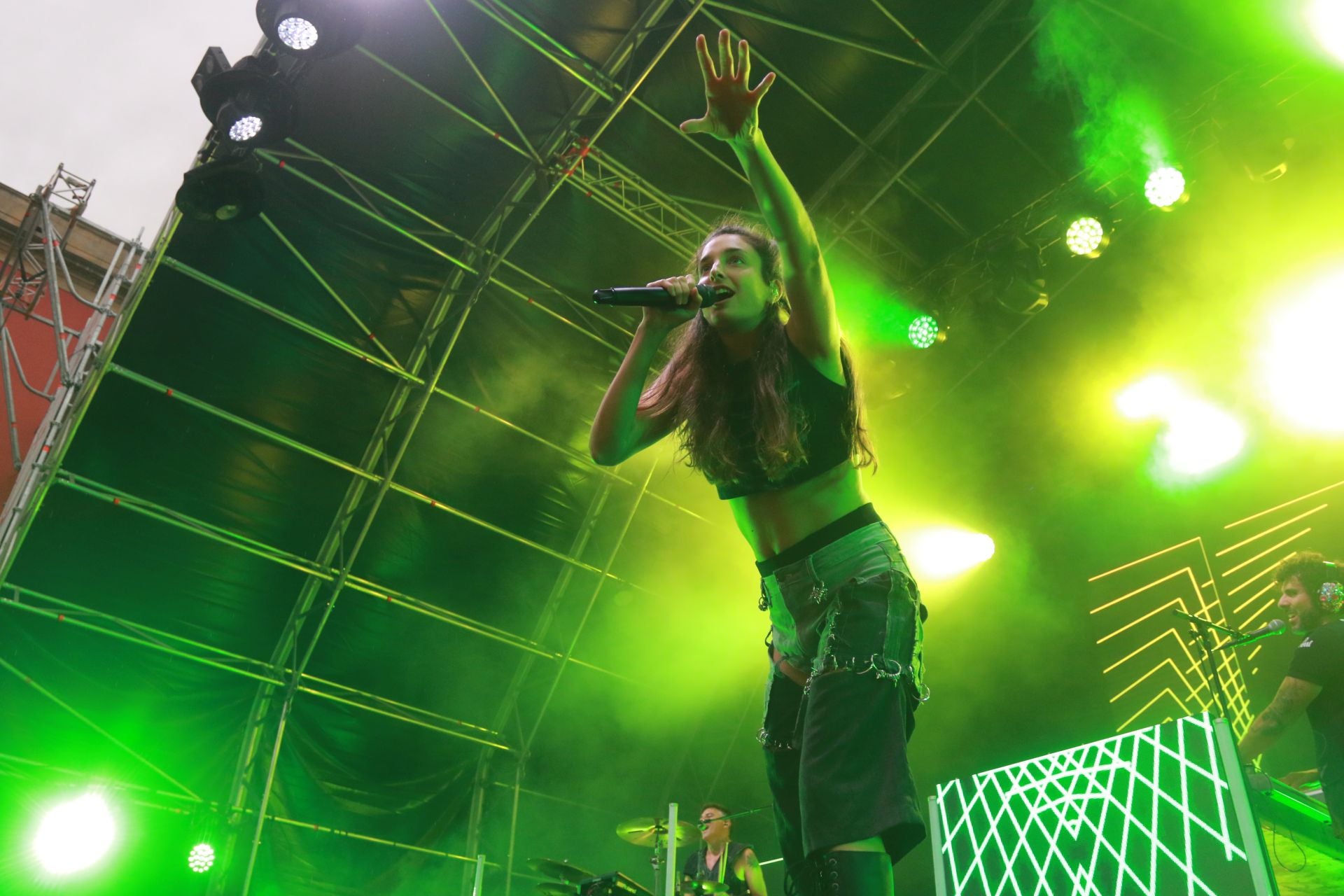 Delaporte vence a la lluvia en la plaza Mayor de Gijón