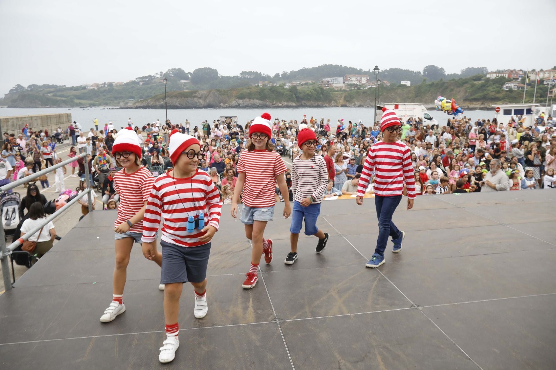 Luanco se llena de fiesta y disfracesen su tradicional carnaval de verano