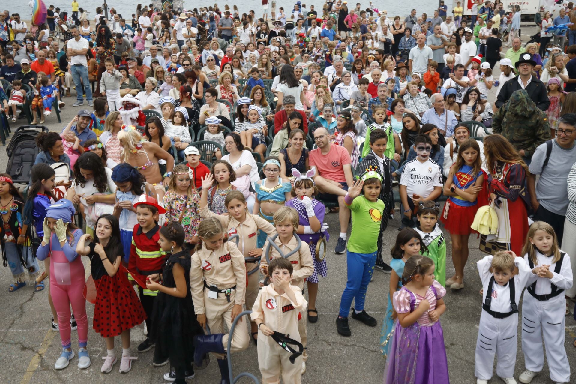 Luanco se llena de fiesta y disfracesen su tradicional carnaval de verano