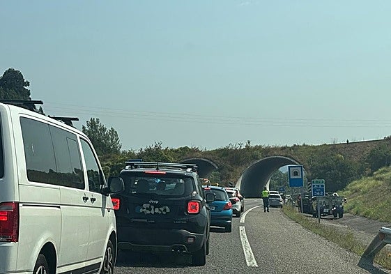 El lugar del accidente, junto al falso túnel a la salida de los túneles de la autovía entre Gijón y Villaviciosa