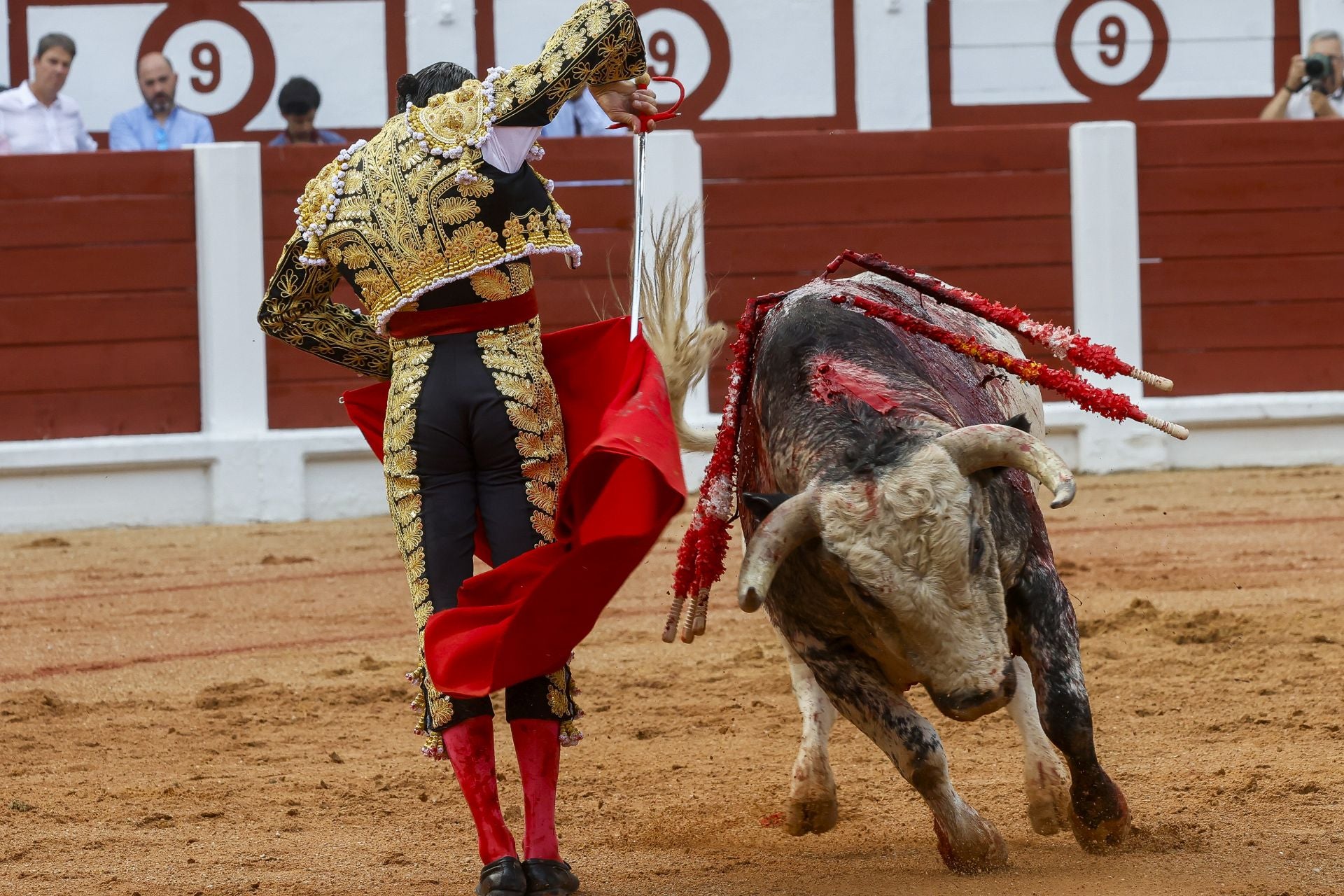 Tercera tarde de toros en la Feria de Begoña de Gijón