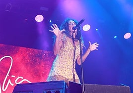 Rosario Flores conquista Poniente