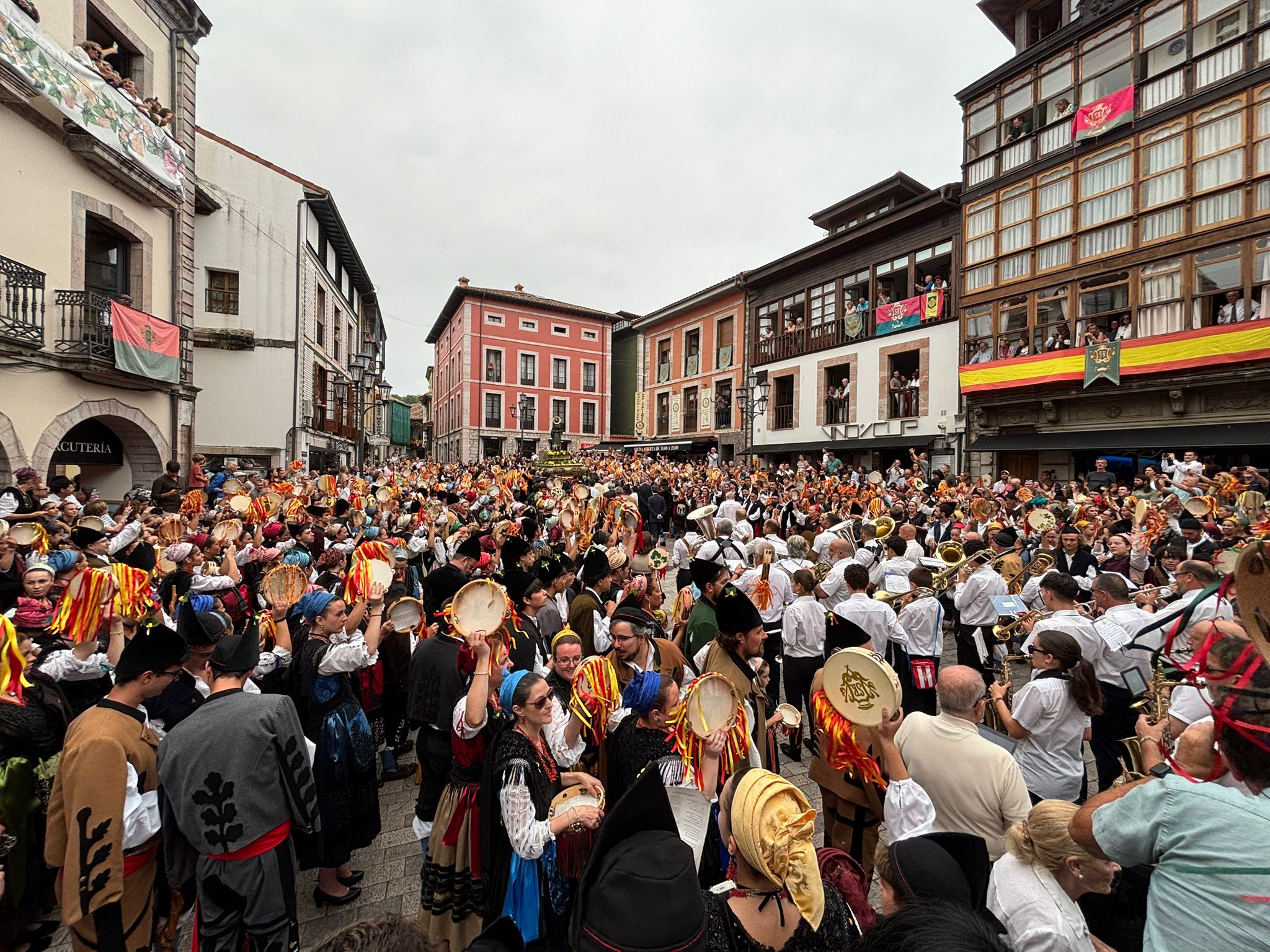 Llanes brilla por San Roque