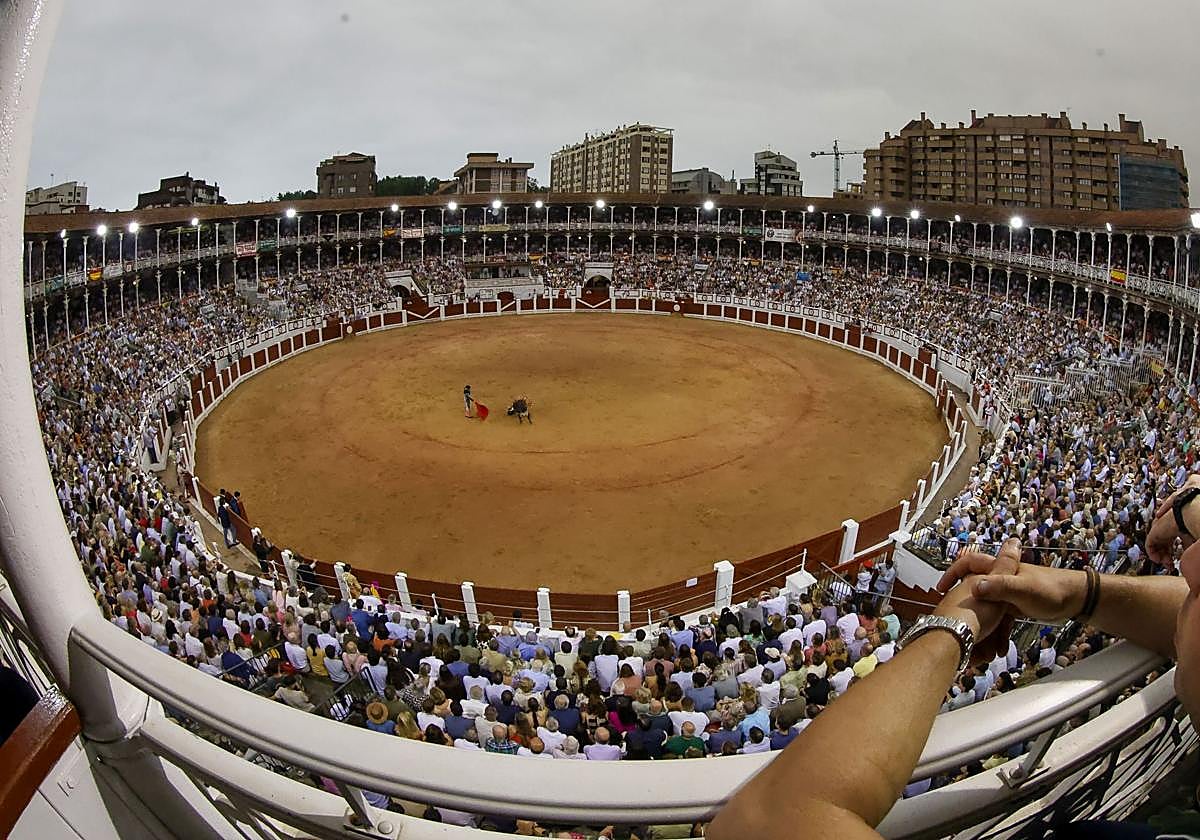 La cuarta de la Feria de Begoña de Gijón, con Fortes, Ortega y Roca Rey