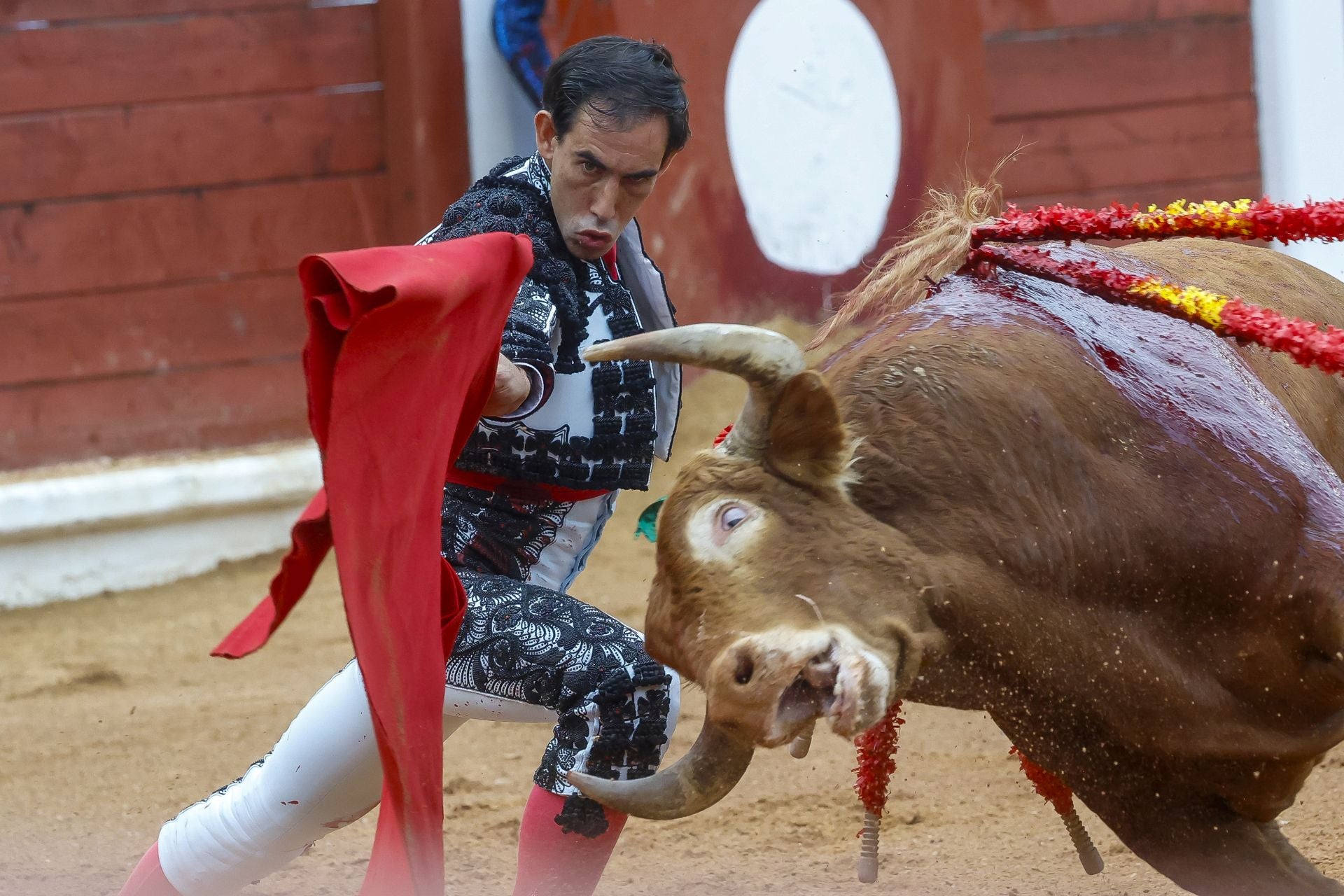 La cuarta de la Feria de Begoña de Gijón, con Fortes, Ortega y Roca Rey