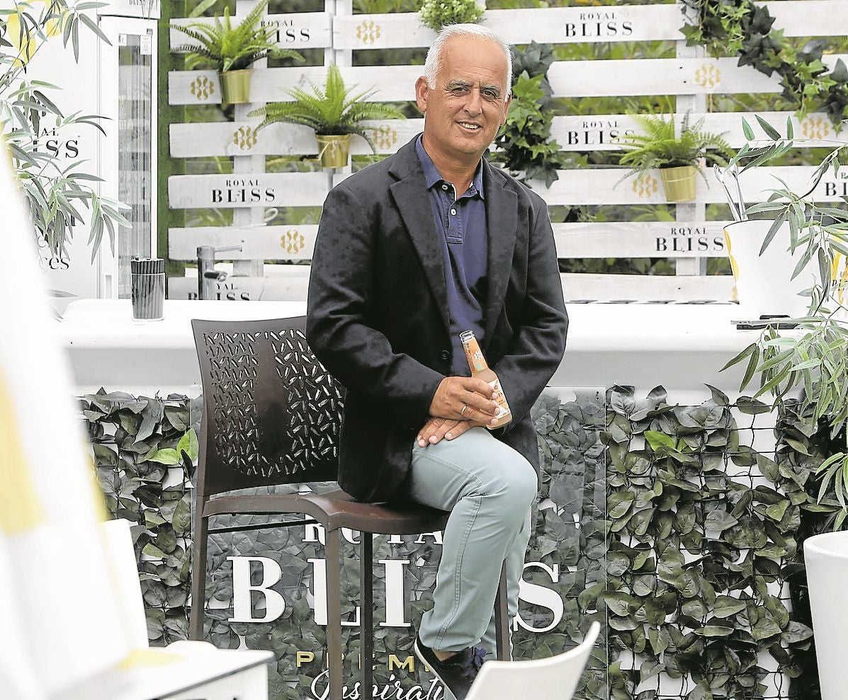 Ramón Méndez, en la terraza que Coca-Cola disfruta en la Feria de Muestras.