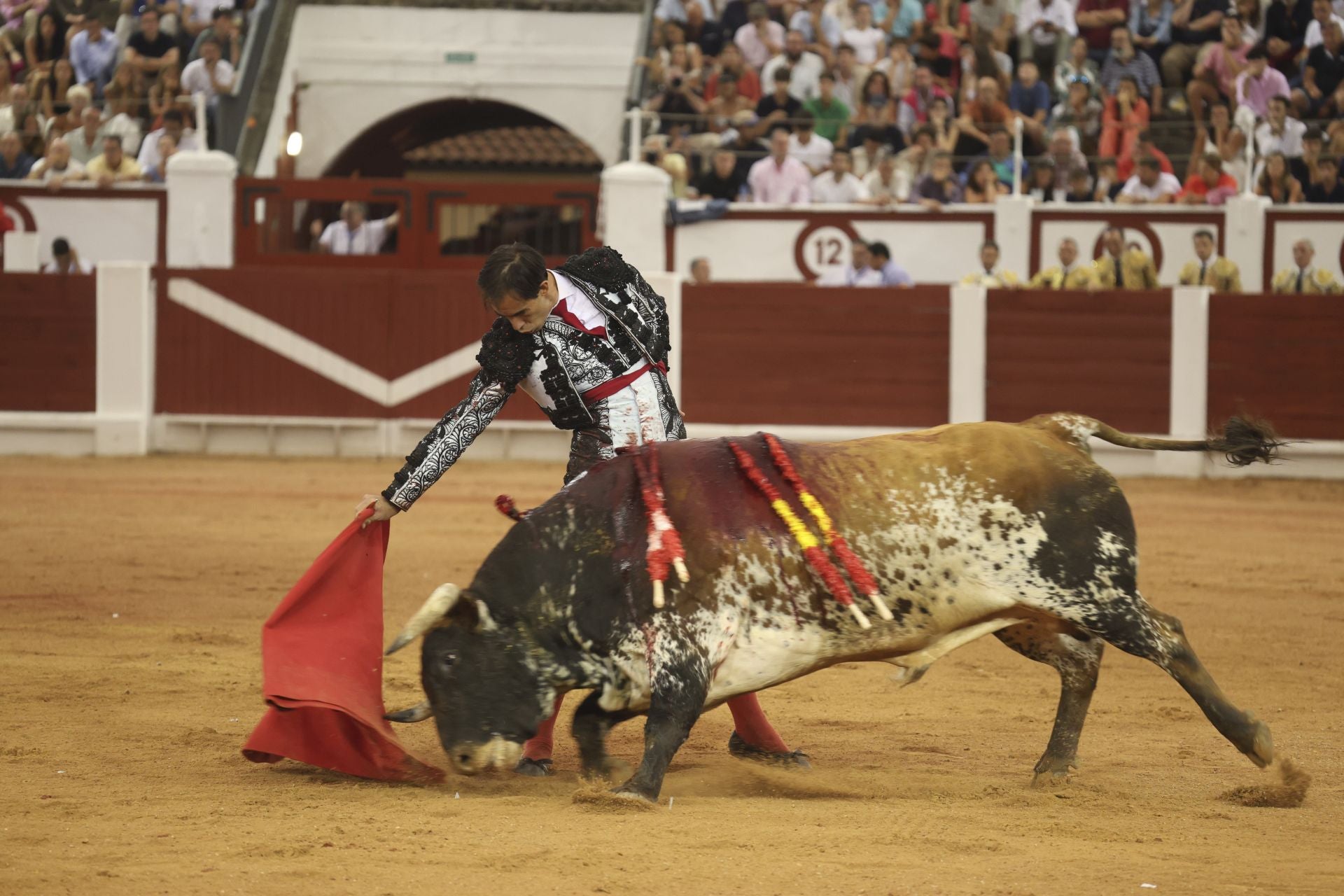 La cuarta de la Feria de Begoña de Gijón, con Fortes, Ortega y Roca Rey