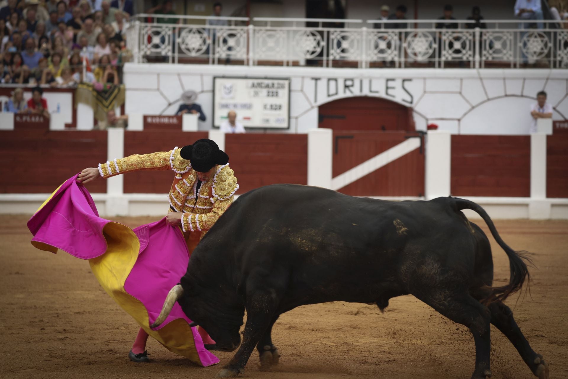 La cuarta de la Feria de Begoña de Gijón, con Fortes, Ortega y Roca Rey