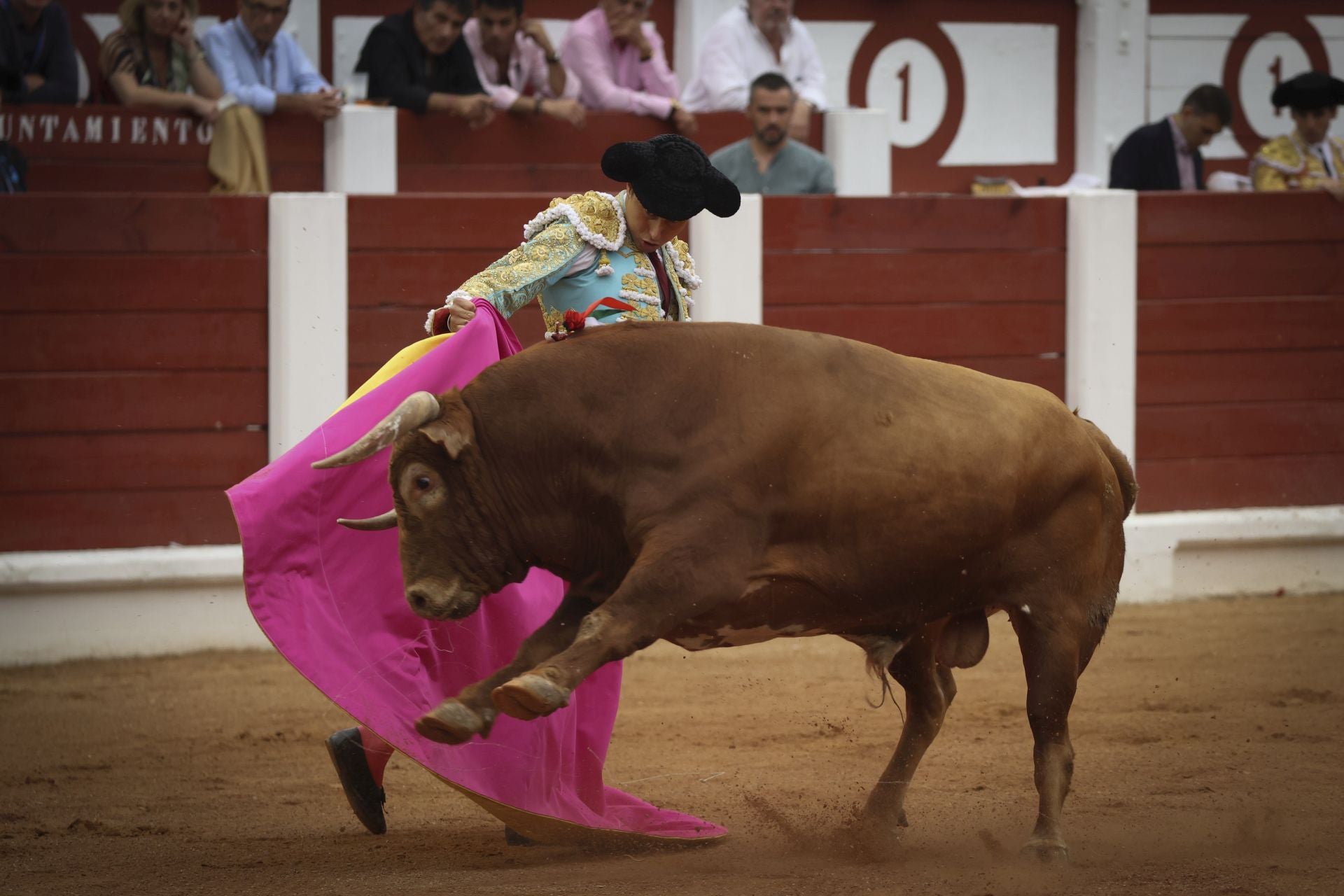 La cuarta de la Feria de Begoña de Gijón, con Fortes, Ortega y Roca Rey