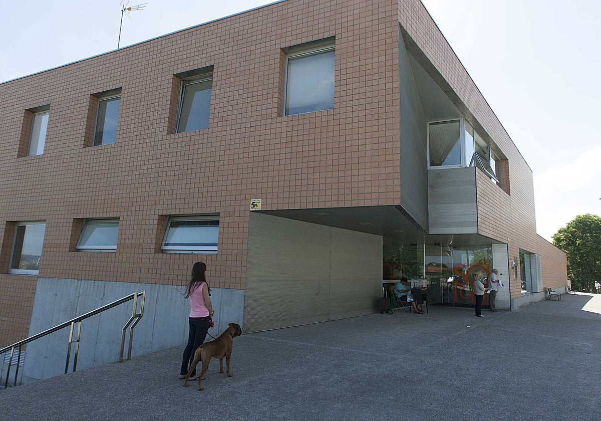 El nuevo plan de vacunación se implementará de momento en el centro de salud de Villalegre-La Luz.