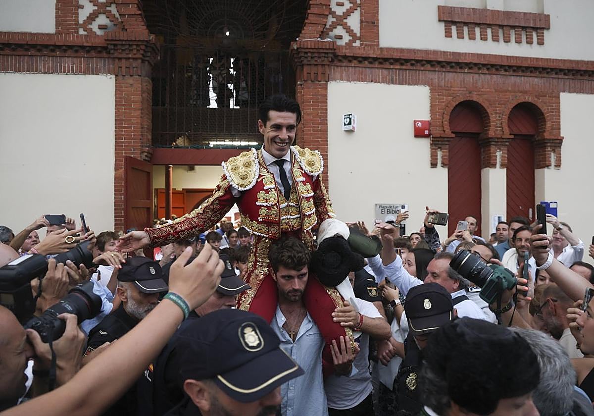 Talavante abrió la puerta grande de El Bibio.