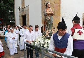Contrueces honra a la primitiva patrona de Gijón