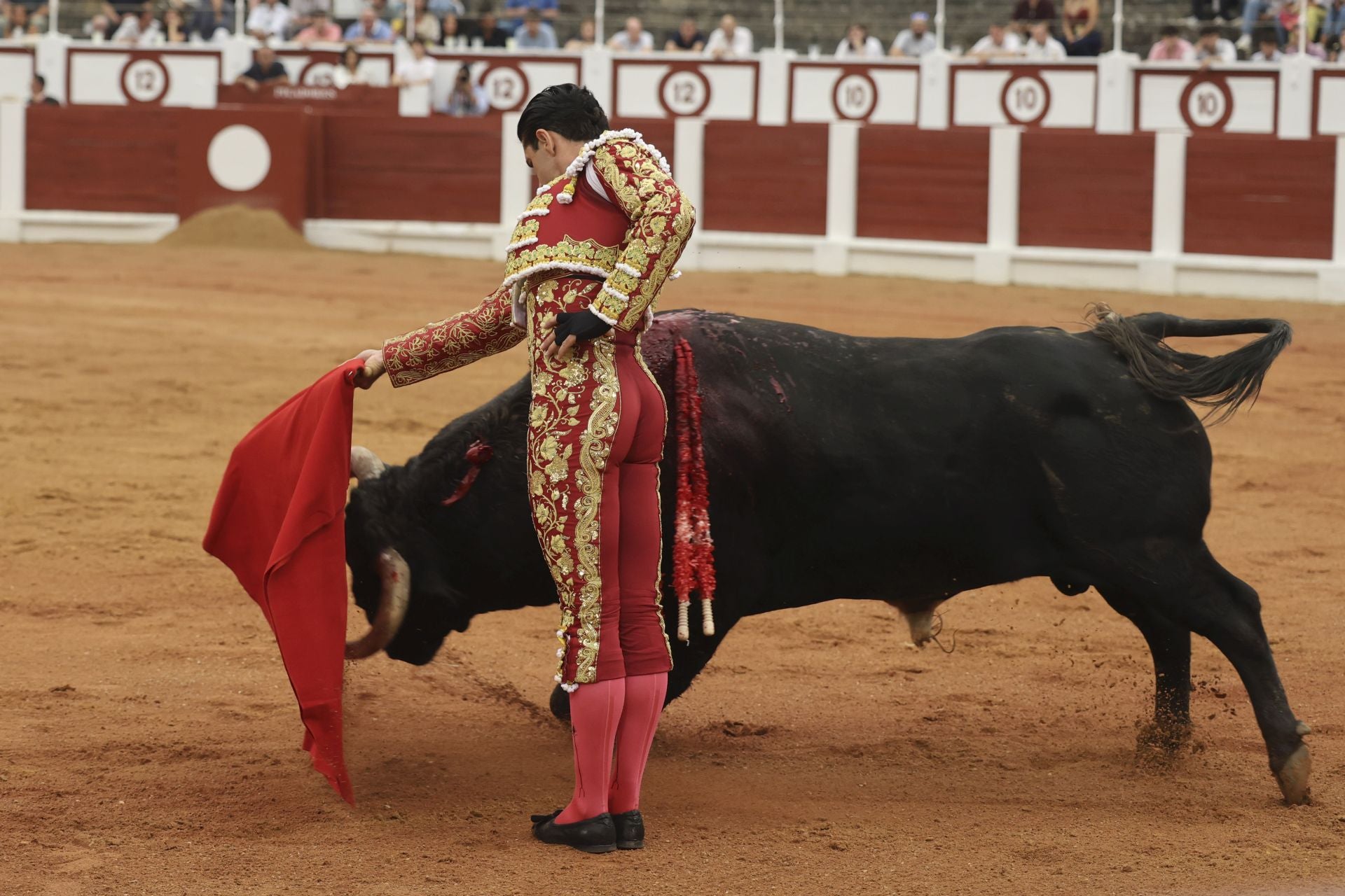 Último día de Feria taurina en Gijón: Manzanares y Talavante triunfan en El Bibio