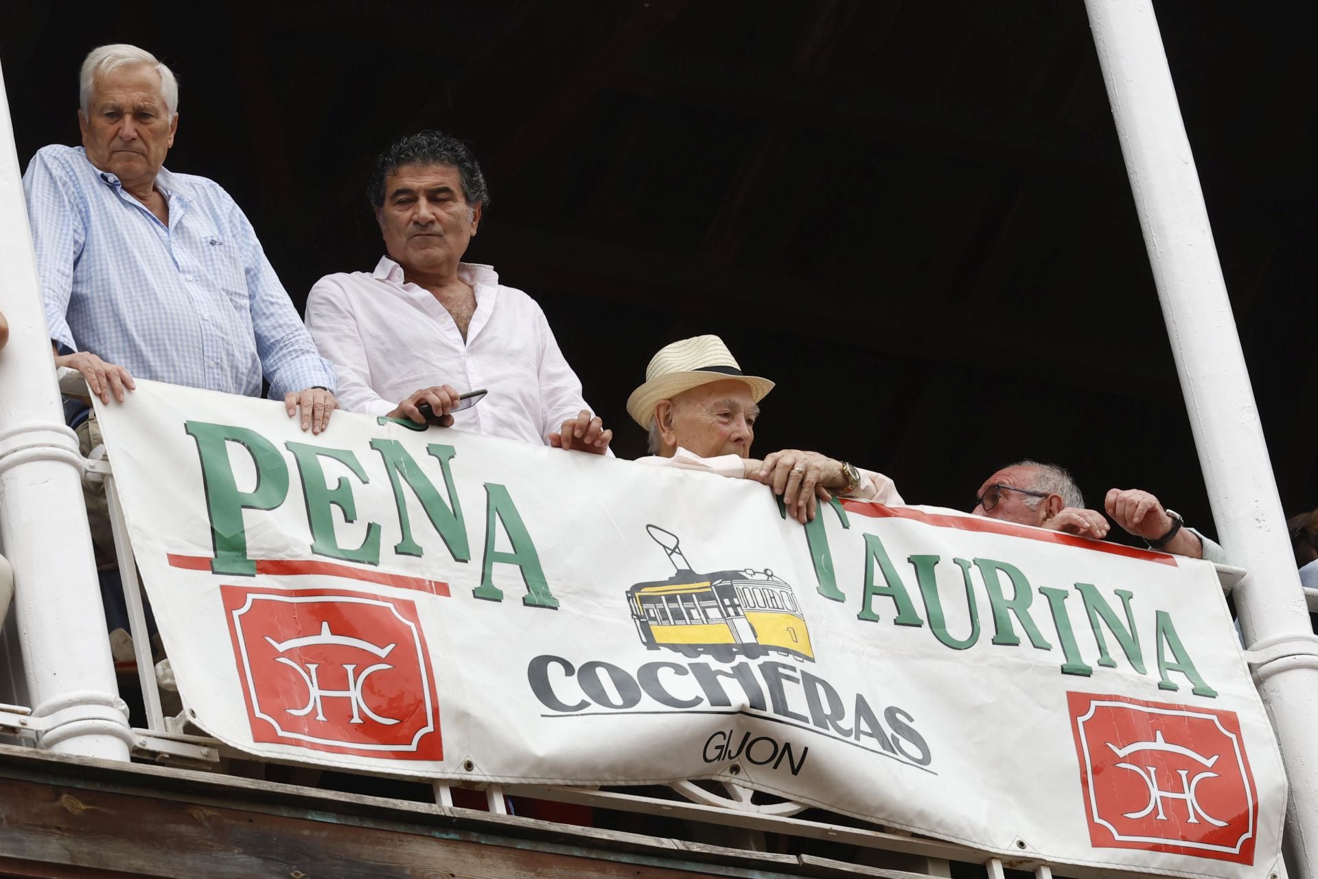 Último día de Feria taurina en Gijón: Manzanares y Talavante triunfan en El Bibio